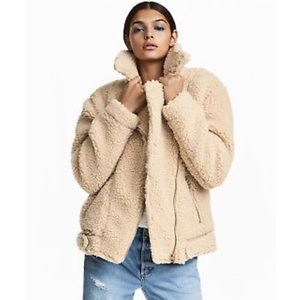 H&M Pile Teddy Jacket in Beige color. Size US 4.